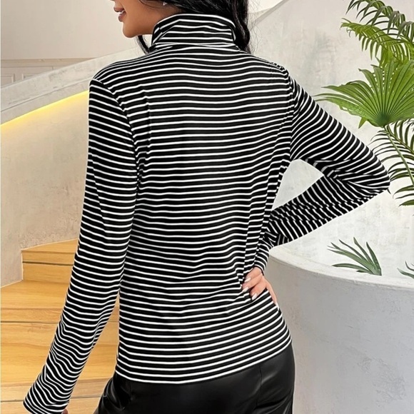 SHEIN Frenchy Striped Print High Neck Top in Black/White - Picture 5 of 6